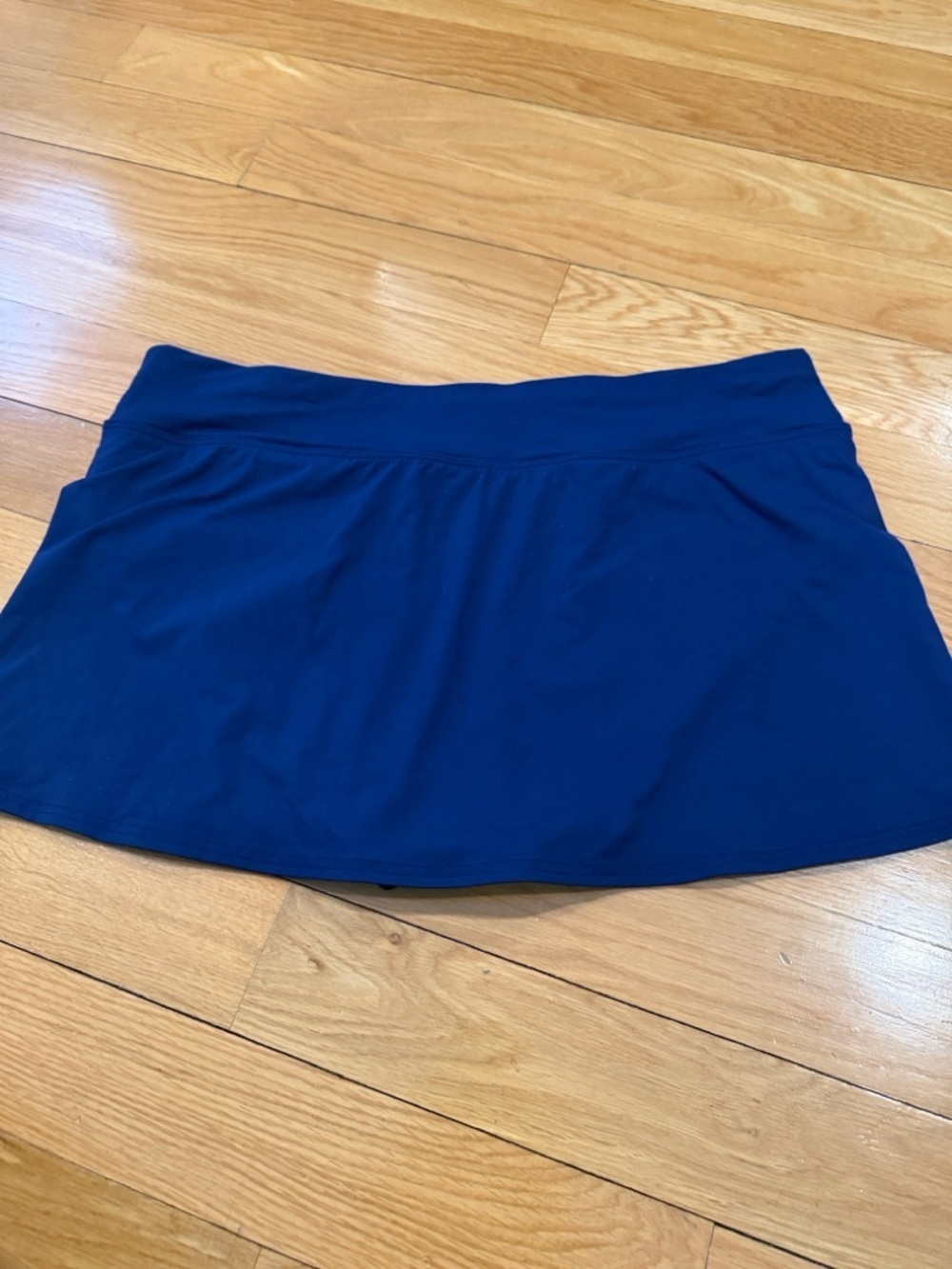 Lands’ End women’s navy blue swim skirt size 14.